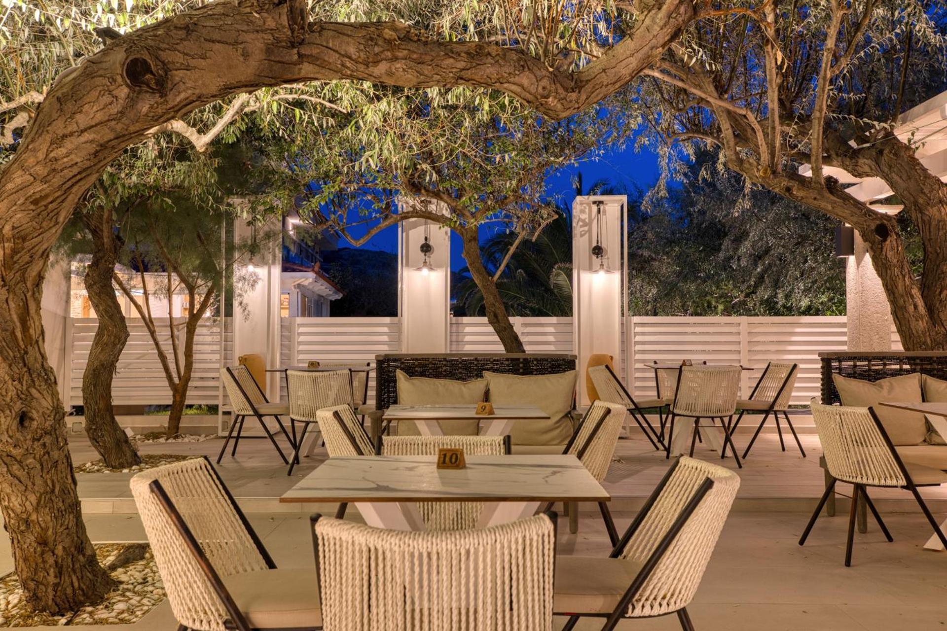 Platy Beach Hotel Exterior photo